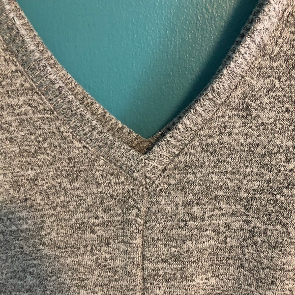 GAP V neck knit sleeveless dress. - Picture 2 of 3